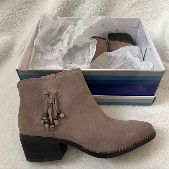 NWT White Mountain Havana Ankle Booties Suede (Genuine Leather) - Picture 3 of 7